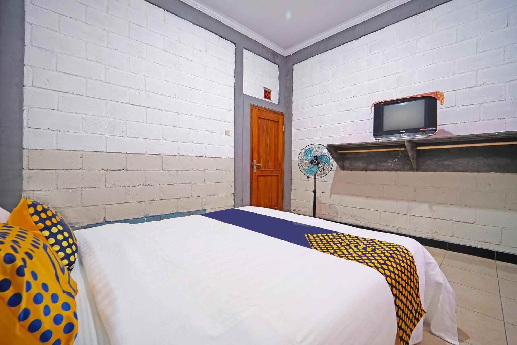 Spot On 91085 Griya Estu Wening Hotel Sleman  Exterior foto