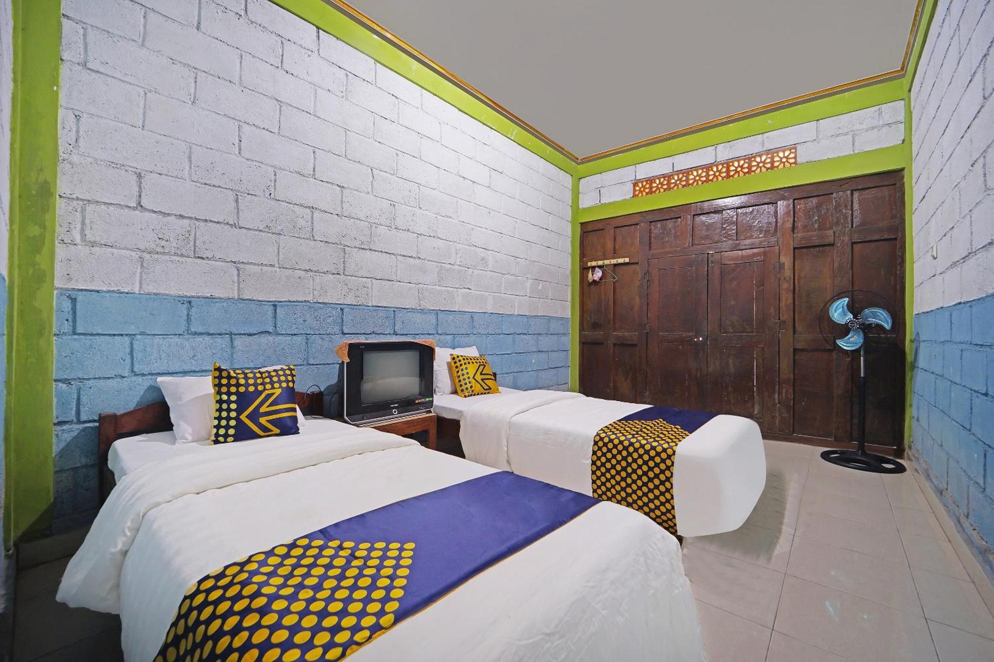 Spot On 91085 Griya Estu Wening Hotel Sleman  Exterior foto